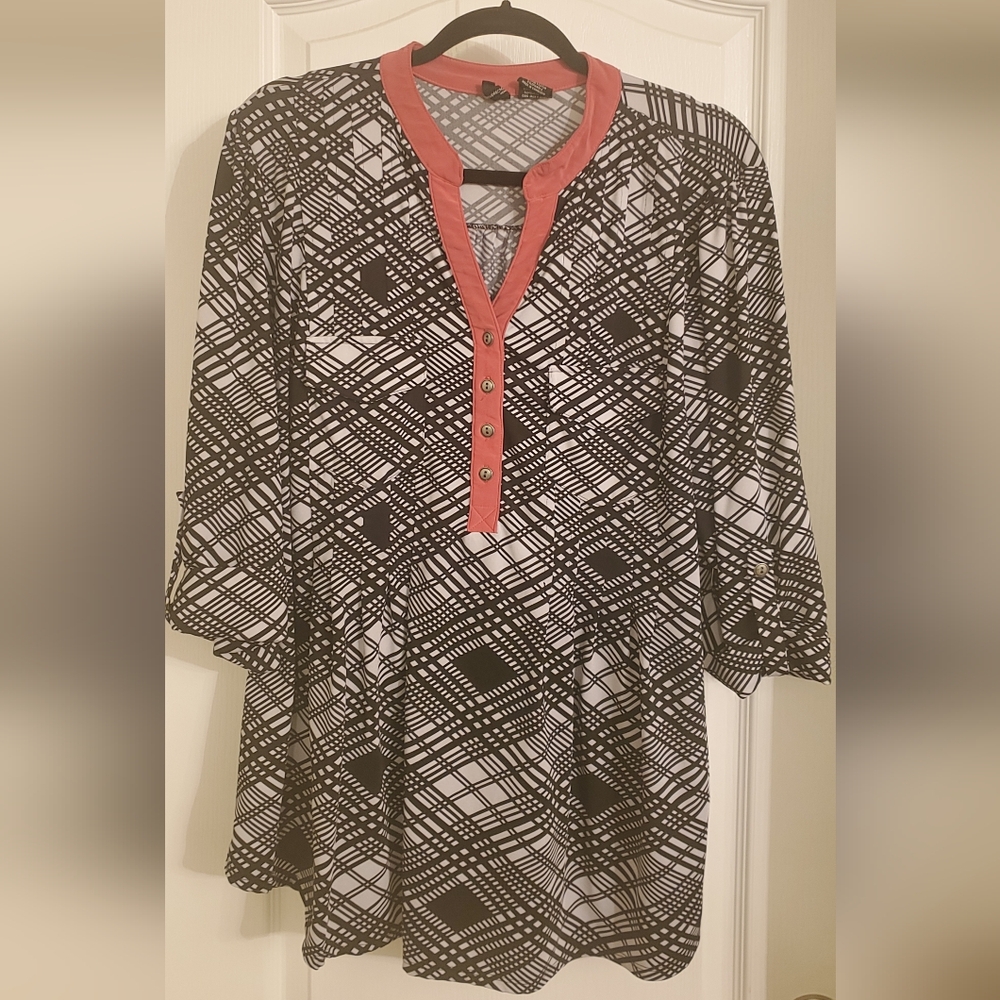3/4 sleeve black & white top (W)